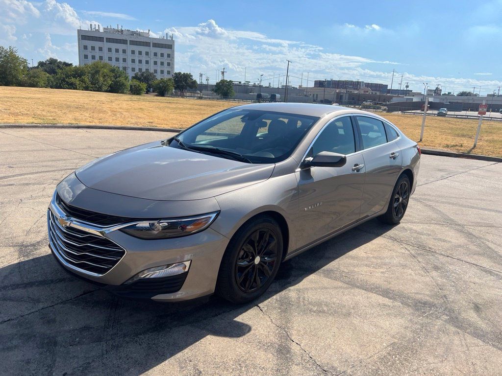Used 2024 Chevrolet Malibu LT FWD image 1