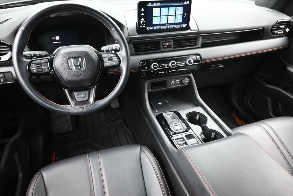 Used 2025 Honda Pilot TrailSport image 17