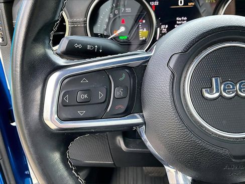 Used 2022 Jeep Wrangler Unlimited Sahara image 27