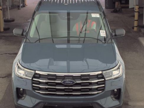 Used 2025 Ford Explorer Active w/ Active Comfort Package AWD/4WD image 2