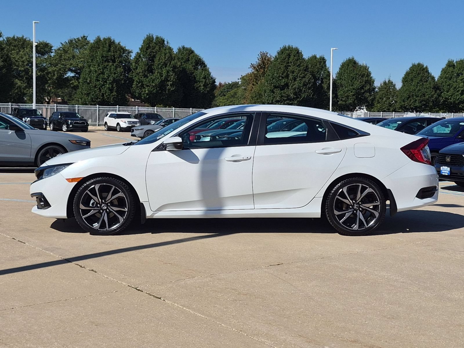 Used 2019 Honda Civic Sport image 9
