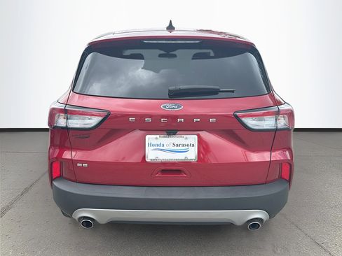 Used 2020 Ford Escape SE image 5