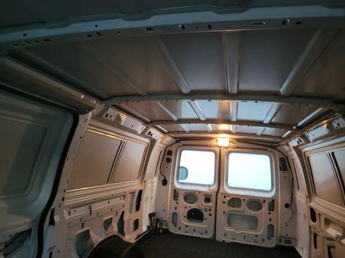 Used 2008 Ford E-350 and Econoline 350 Extended Super Duty RWD image 25