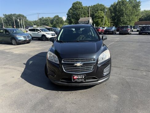Used 2015 Chevrolet Trax LS w/ LPO, Protection Package FWD image 2