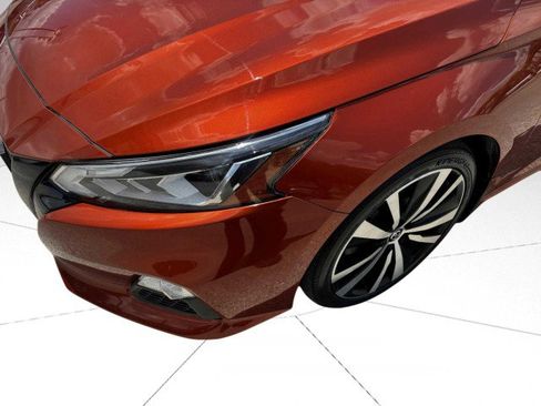 Used 2019 Nissan Altima 2.5 SR w/ SR Premium Package image 11