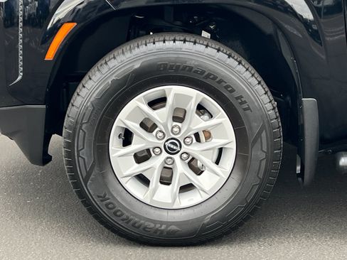 Used 2024 Nissan Frontier SV w/ Technology Package RWD image 25