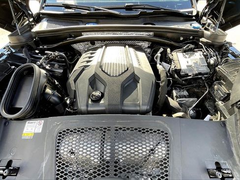 Used 2022 Porsche Macan Base image 30