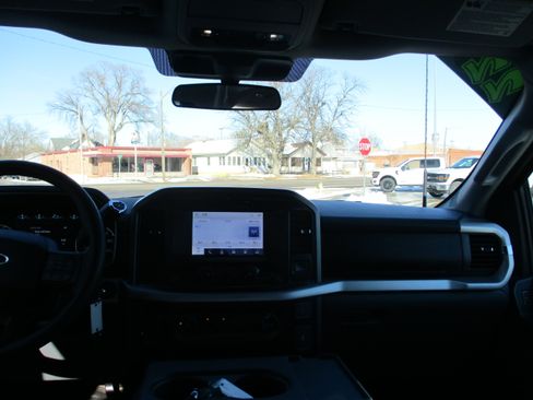 Used 2022 Ford F150 XLT image 33