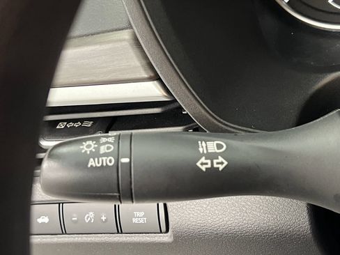 Used 2025 Nissan Altima 2.5 SV FWD image 46
