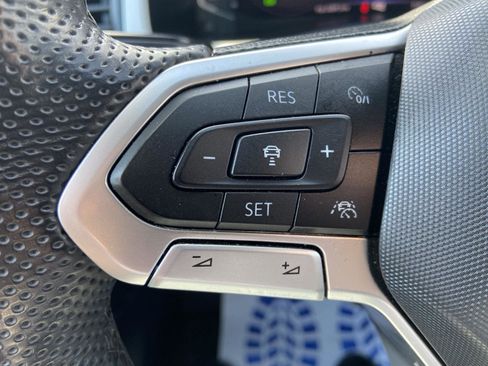 Used 2022 Volkswagen Atlas Cross Sport SEL Premium R-Line image 40