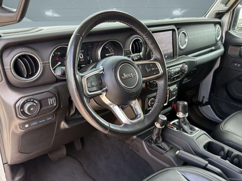 Used 2023 Jeep Wrangler Unlimited Sahara w/ Cold Weather Group AWD/4WD image 4