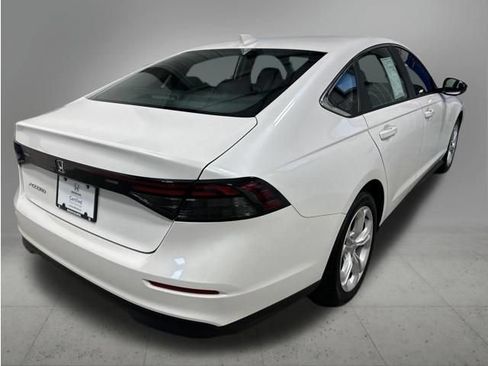 Certified 2025 Honda Accord LX image 6