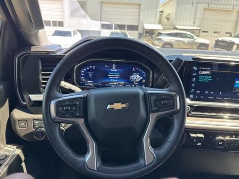 Used 2024 Chevrolet Silverado 2500 LTZ AWD/4WD image 18