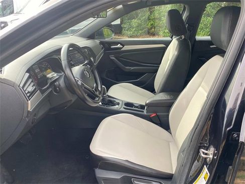 Used 2019 Volkswagen Jetta R-Line image 11