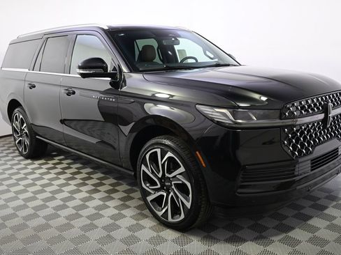 New 2026 Lincoln Navigator L Black Label AWD/4WD image 8