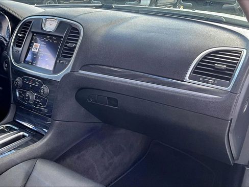 Used 2018 Chrysler 300 Touring w/ Sport Appearance Package image 16
