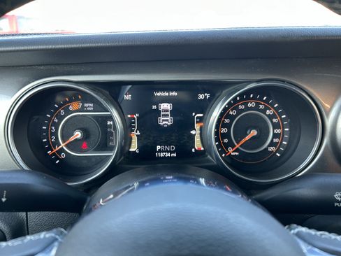 Used 2018 Jeep Wrangler Unlimited Sahara w/ Cold Weather Group image 11