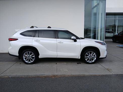 Used 2020 Toyota Highlander Limited image 5