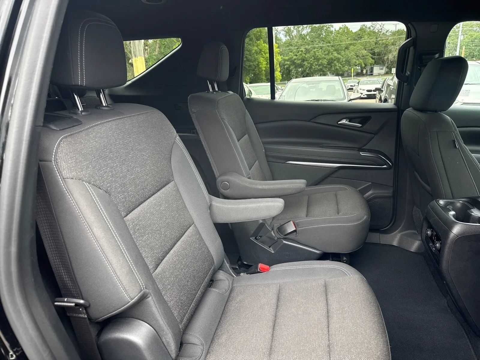 Used 2024 Chevrolet Traverse LT FWD image 15