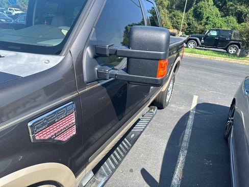 Used 2008 Ford F250 Lariat AWD/4WD image 3