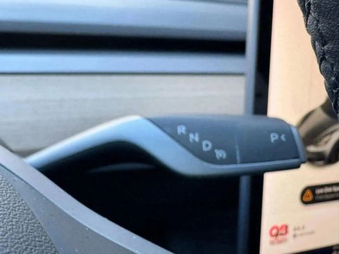 Used 2023 Tesla Model 3 Standard Range image 29