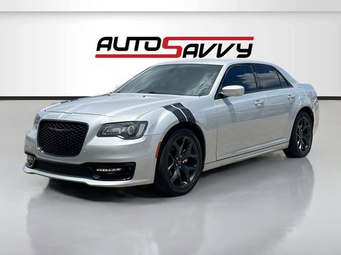 Used 2021 Chrysler 300 S w/ S Model Appearance Package RWD image 3