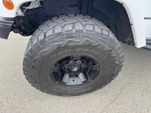 Used 2016 Jeep Wrangler Unlimited Sahara AWD/4WD image 36