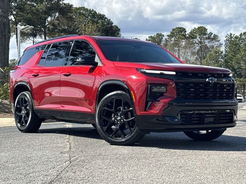 Used 2024 Chevrolet Traverse RS w/ LPO, Floor Liner Package image 2