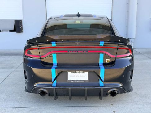 Used 2016 Dodge Charger R/T Scat Pack w/ Technology Group RWD image 4