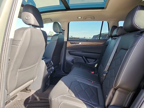 New 2026 Volkswagen Atlas SE image 12