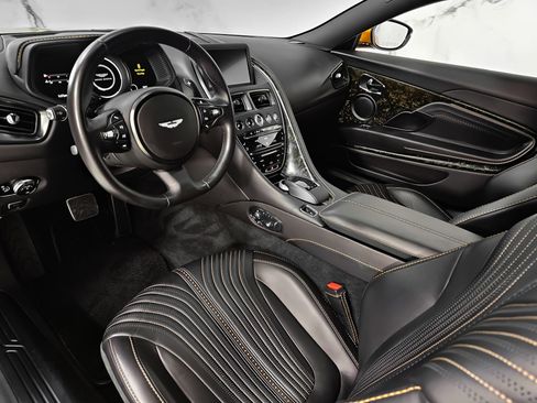 Used 2017 Aston Martin DB11 V12 image 10