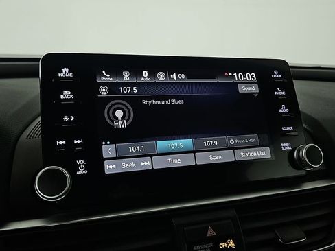 Used 2018 Honda Accord Sport image 16