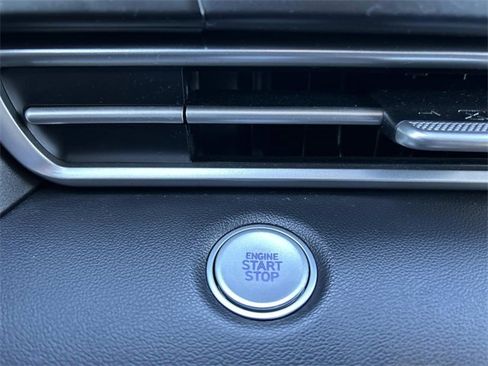 Certified 2023 Hyundai Elantra SEL image 30