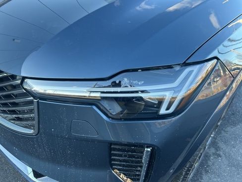 Used 2025 Volvo XC90 B6 Plus image 6