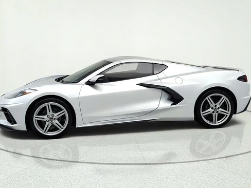 New 2027 Chevrolet Corvette Stingray Coupe w/ Battery Protection Package RWD image 2