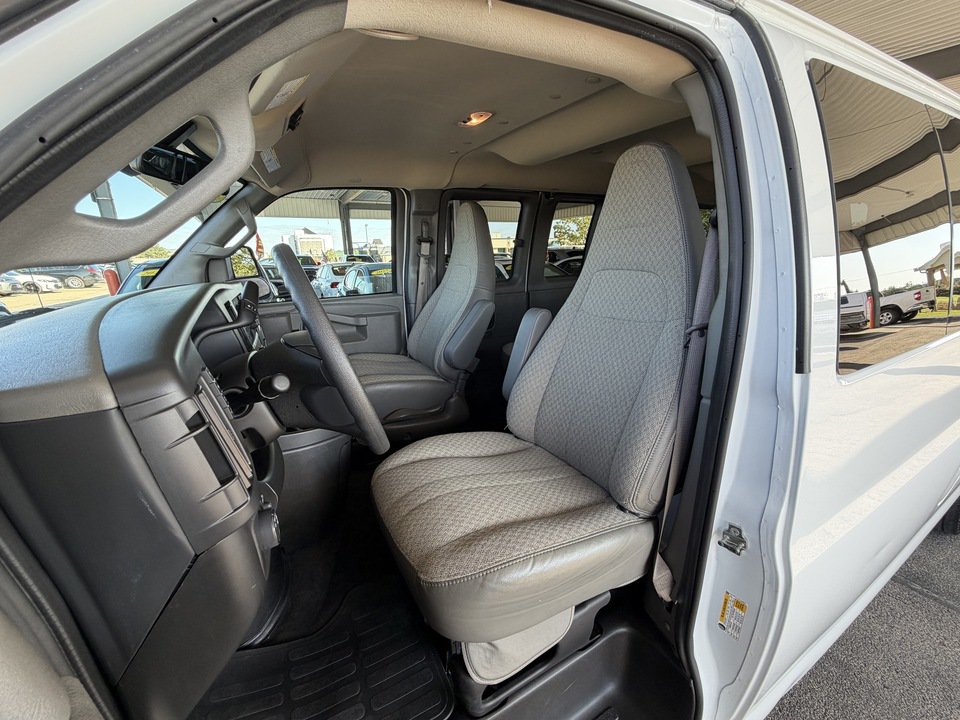 Used 2024 Chevrolet Express 3500 LT w/ LT Preferred Equipment Group RWD image 9