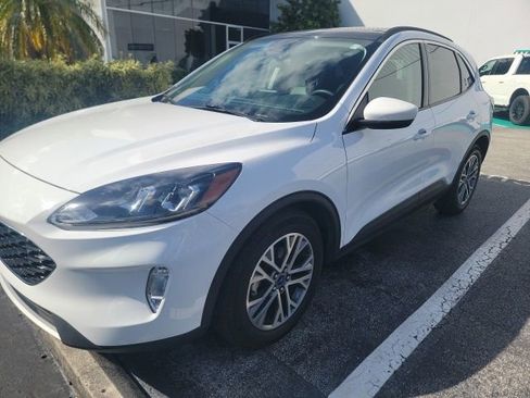 Used 2022 Ford Escape SEL image 3