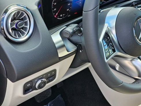 New 2026 Mercedes-Benz GLB 250 4MATIC image 15