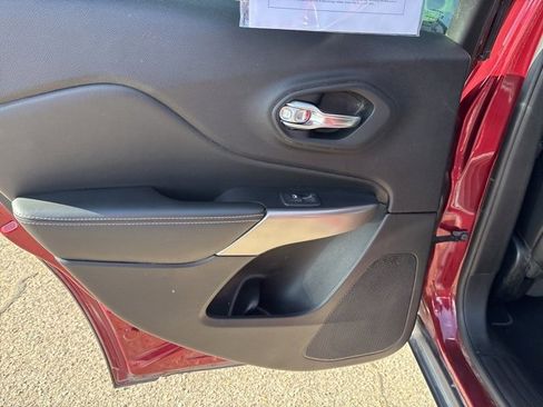 Used 2021 Jeep Cherokee Latitude Lux 80th Anniv w/ Quick Order Package 26U 80TH image 13