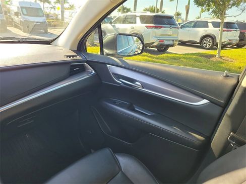 Used 2019 Cadillac XT5 Premium Luxury image 18