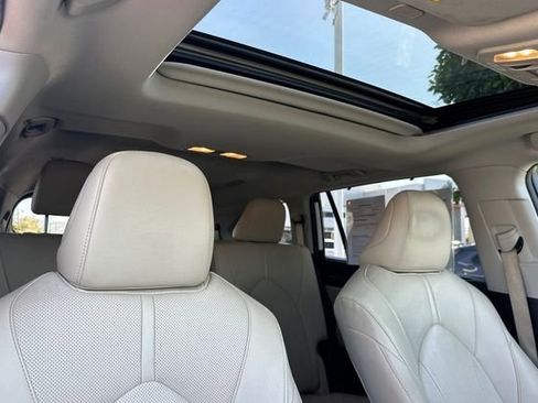 Used 2023 Toyota Highlander Limited image 20