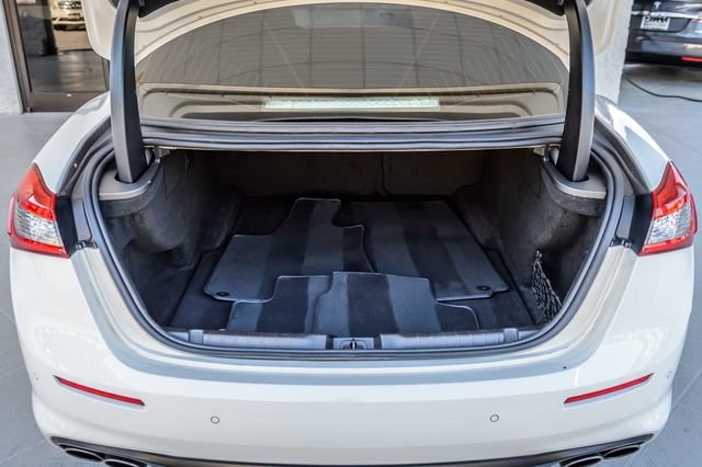 Used 2018 Maserati Ghibli RWD image 11