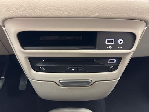 Used 2017 Chrysler Pacifica Limited FWD image 20