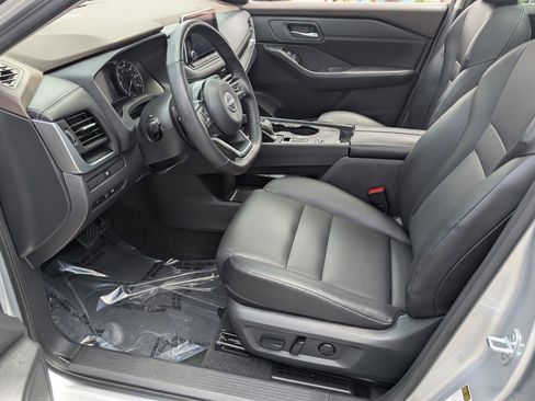 Certified 2023 Nissan Rogue SV w/ SV Premium B Package FWD image 11