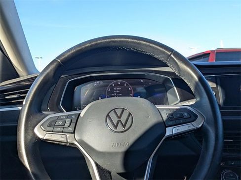 Used 2024 Volkswagen Jetta SE image 21
