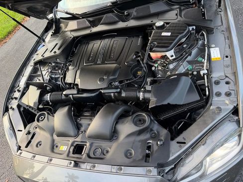 Used 2017 Jaguar XJ R-Sport image 40