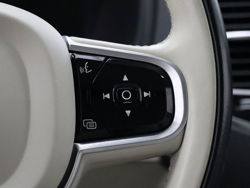 Used 2021 Volvo XC90 T8 Inscription w/ Lounge Package AWD/4WD image 18