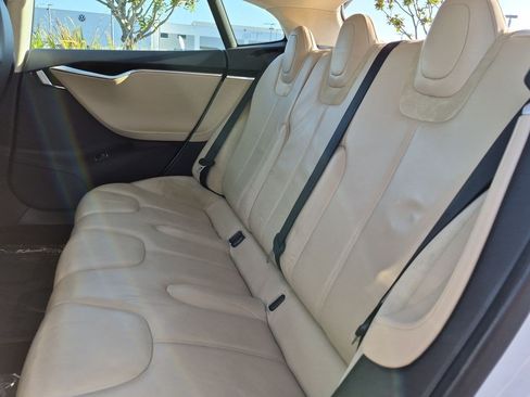 Used 2013 Tesla Model S Performance RWD image 22