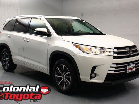 Certified 2018 Toyota Highlander XLE image 1