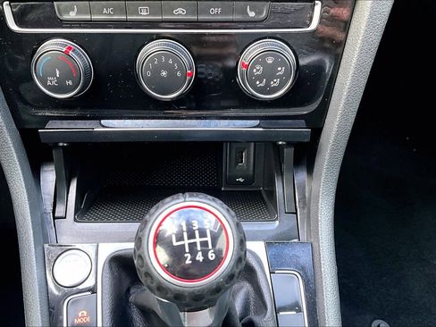 Used 2020 Volkswagen GTI SE image 14